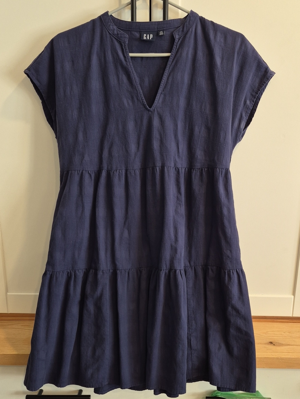 💙 GAP Women's Dark Navy Tiered V-Neck Tunic Mini Dress - Picture 2 of 3